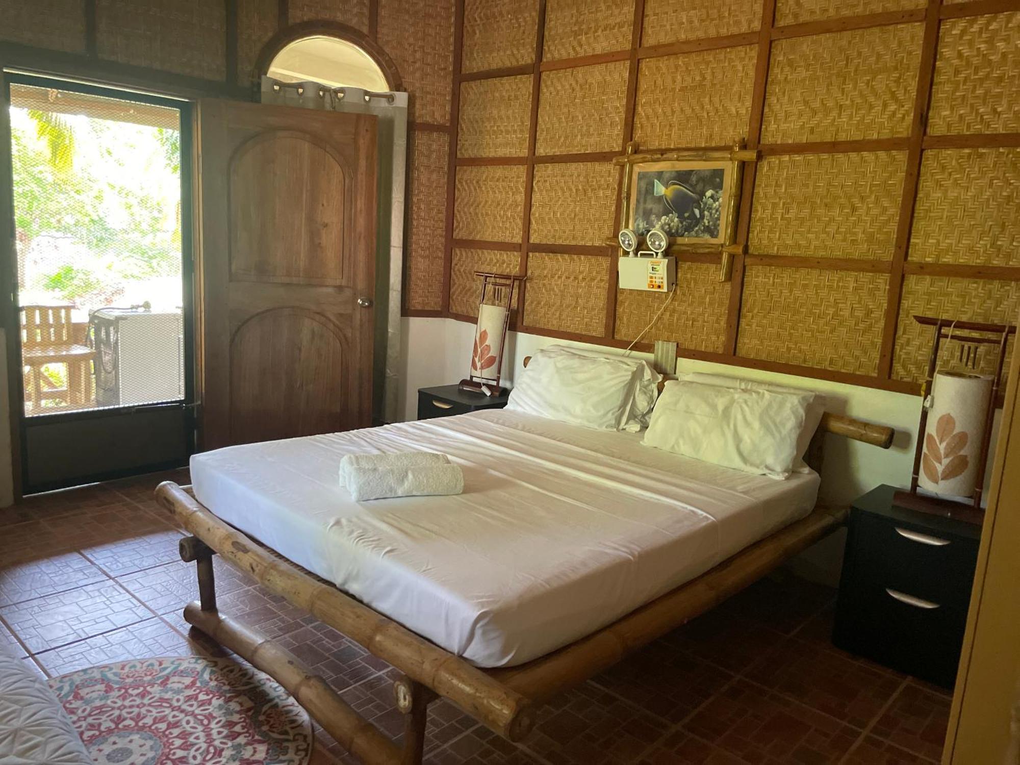 Chelle'S Guesthouse And Backpackers Siquijor Exterior photo