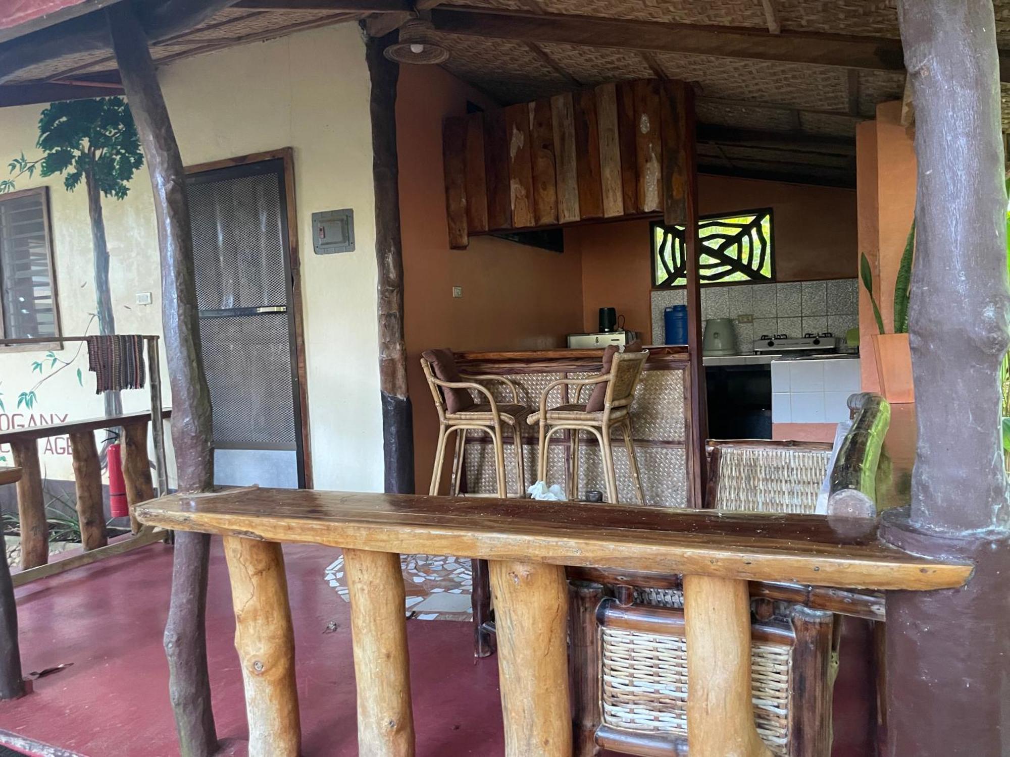 Chelle'S Guesthouse And Backpackers Siquijor Exterior photo