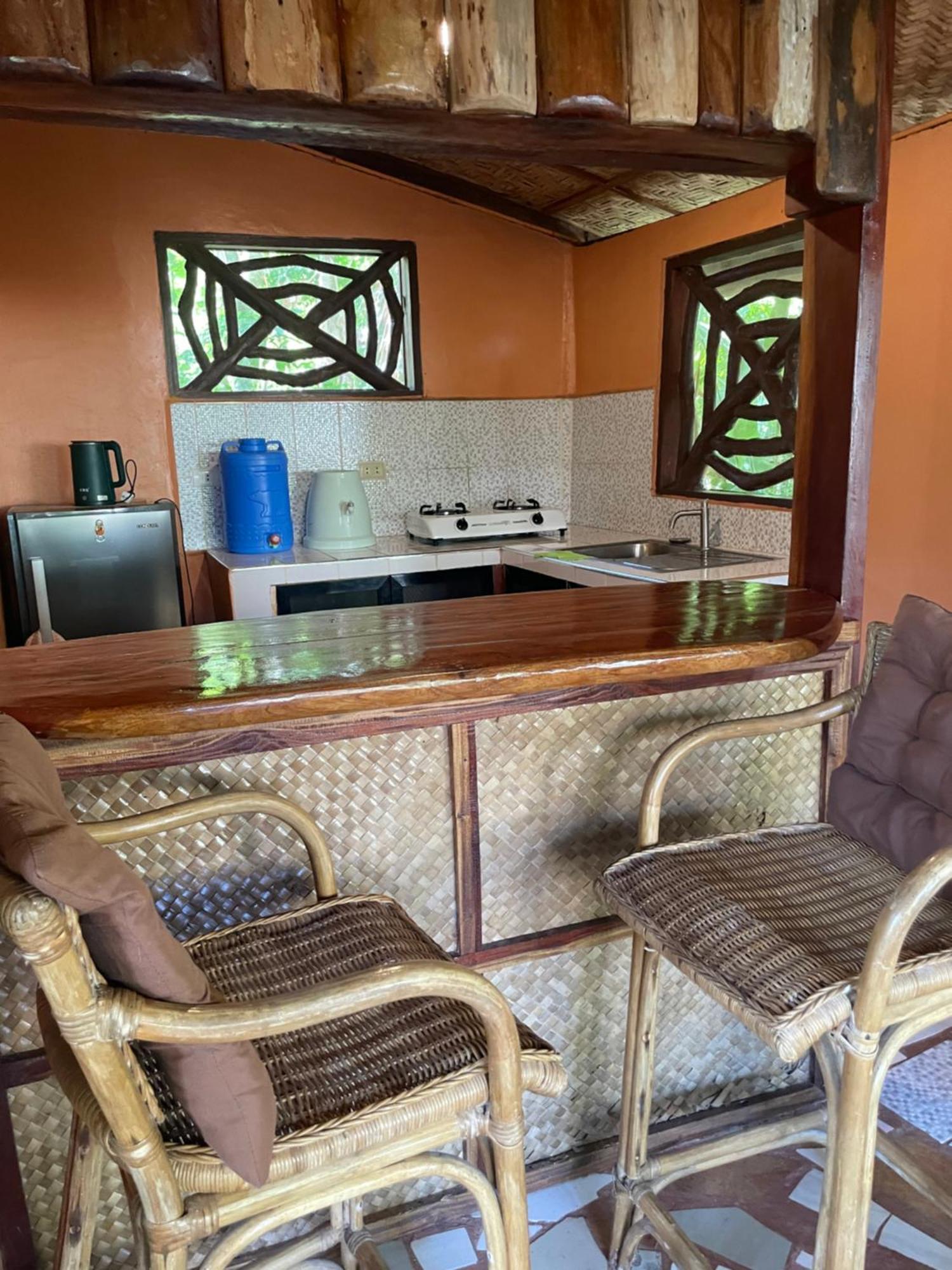 Chelle'S Guesthouse And Backpackers Siquijor Exterior photo