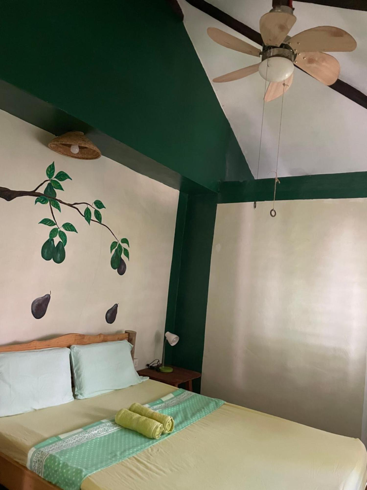 Chelle'S Guesthouse And Backpackers Siquijor Exterior photo