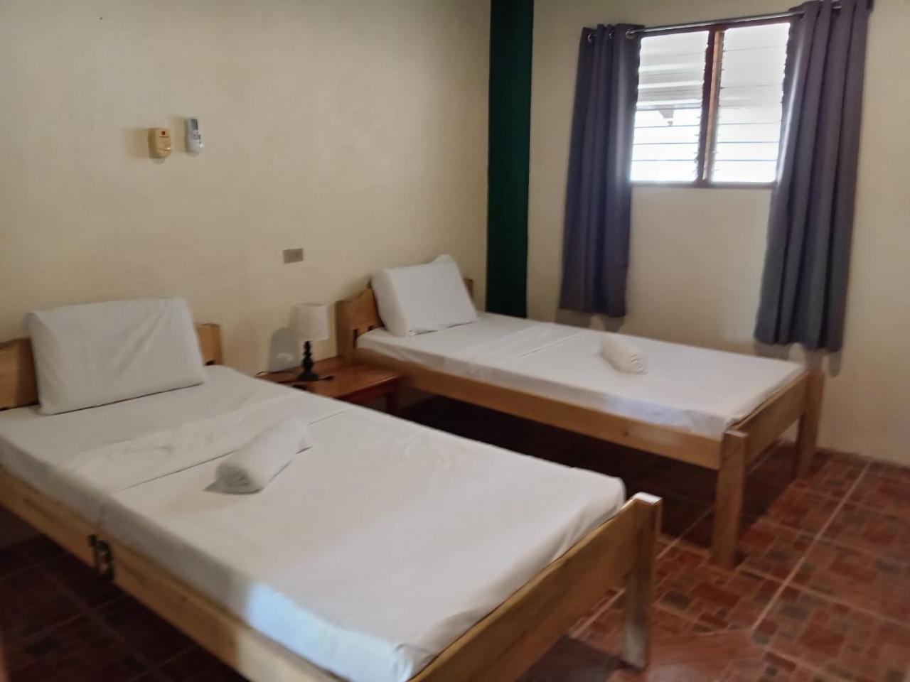 Chelle'S Guesthouse And Backpackers Siquijor Exterior photo
