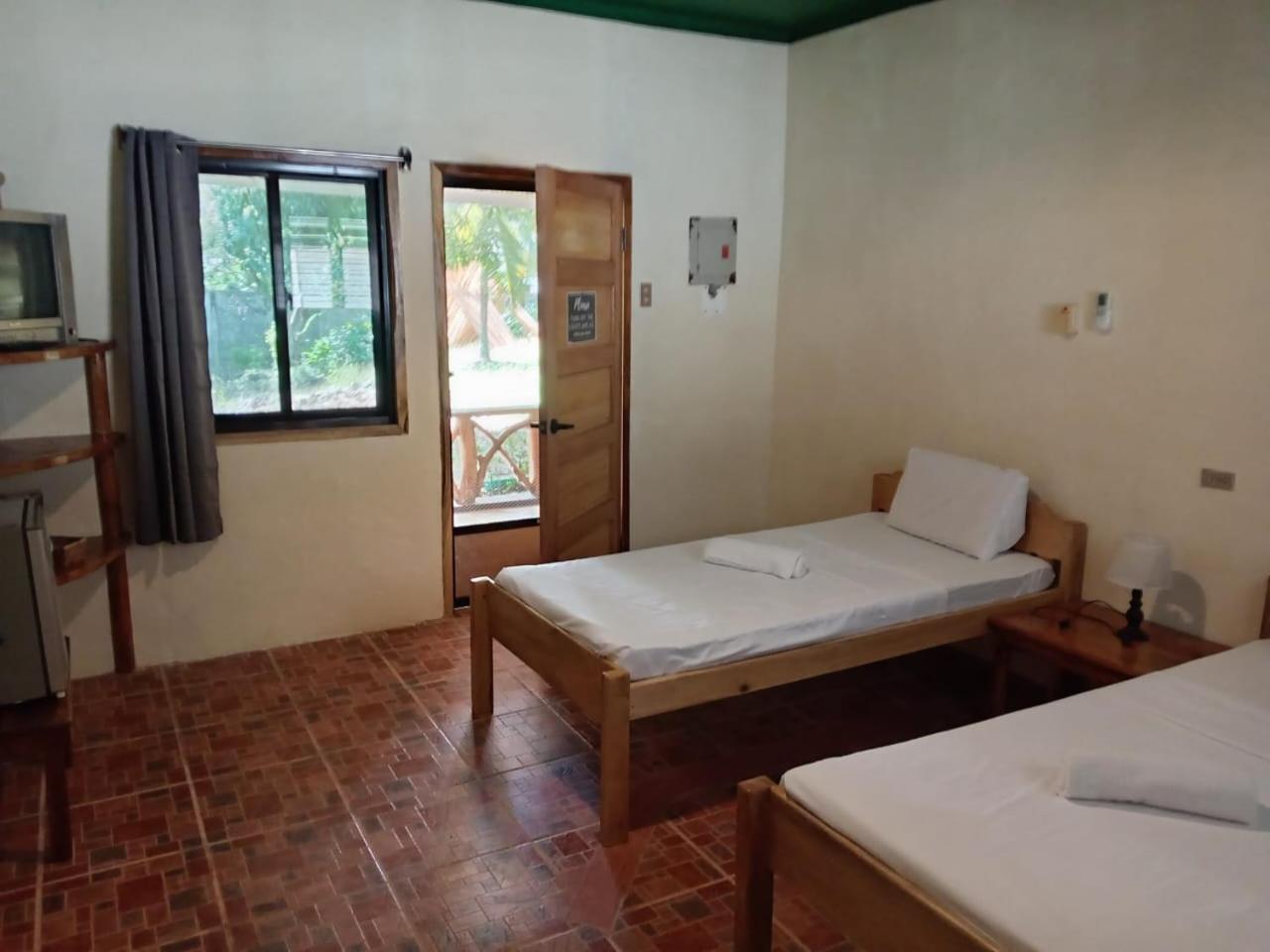 Chelle'S Guesthouse And Backpackers Siquijor Exterior photo