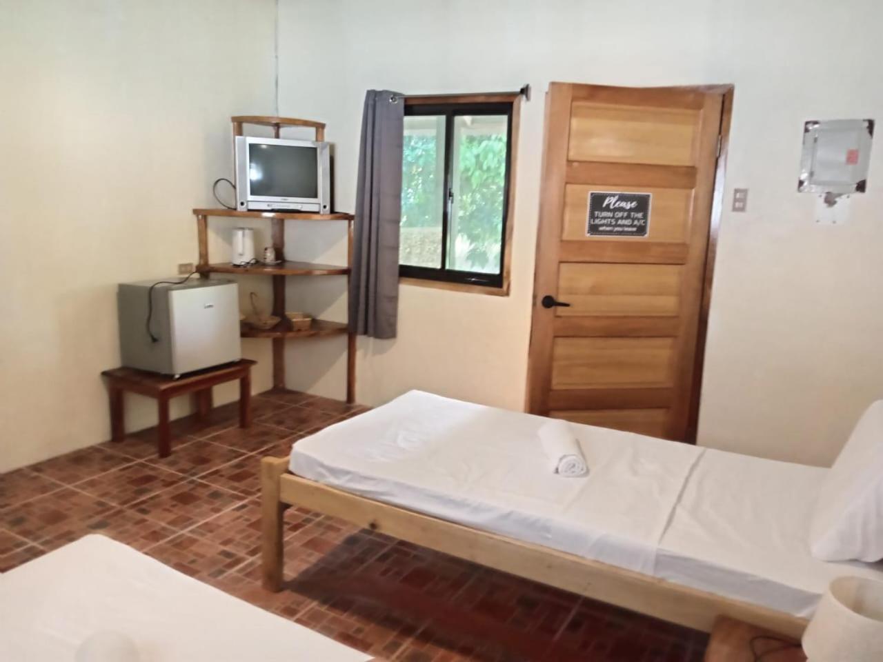 Chelle'S Guesthouse And Backpackers Siquijor Exterior photo